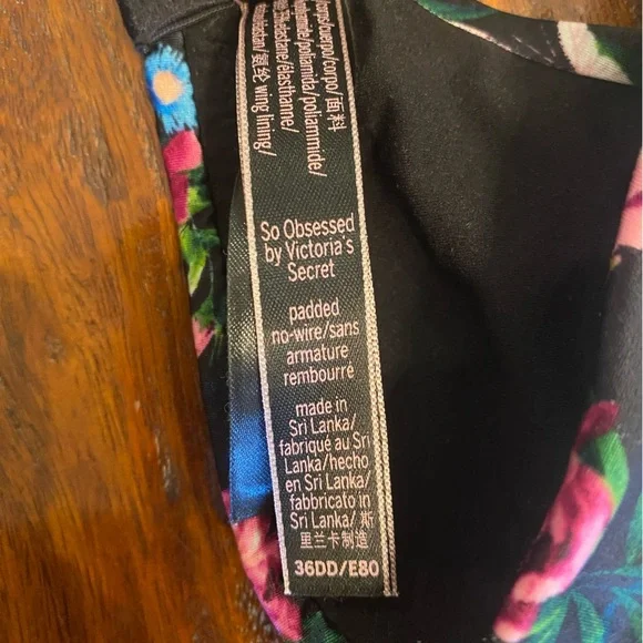 Victoria’s Secret So Obsessed Smooth Wireless Push-Up Bra Size 36DD - Picture 12 of 12